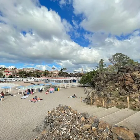 Air-conditioned, Remarkably Beautiful Apartment, Fibre Wi-fi, Pool 公寓