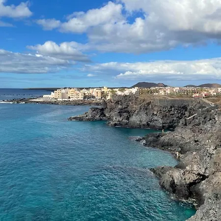 Air-conditioned, Remarkably Beautiful Apartment, Fibre Wi-fi, Pool * 阿罗纳